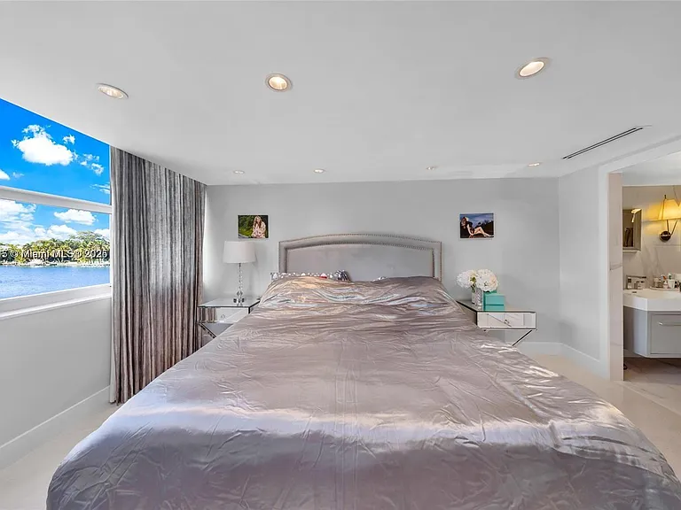 5838 Collins Ave #2F — Photo 10