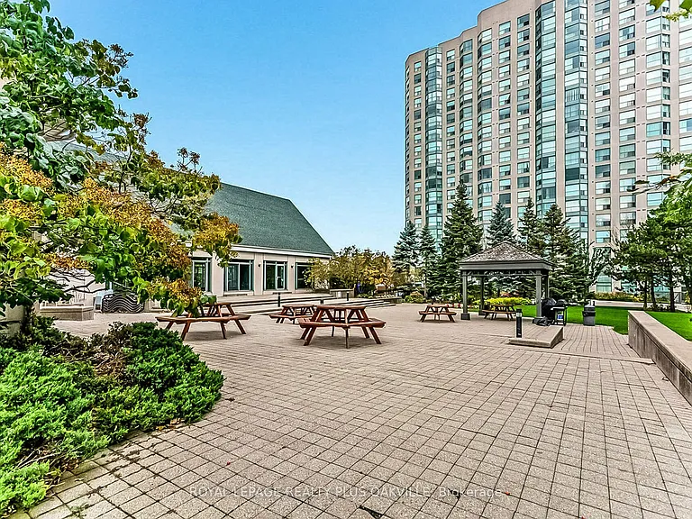2177 Burnhamthorpe Rd W #1810 — Photo 38