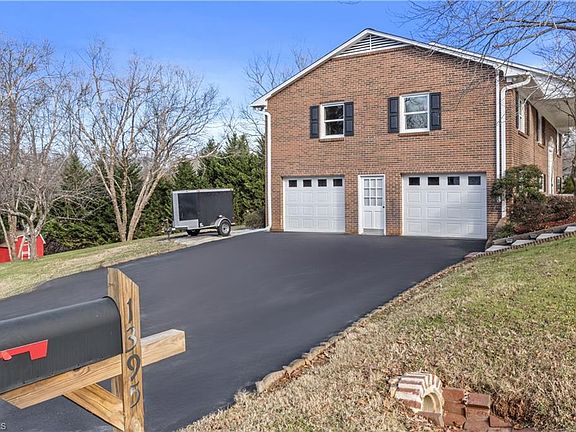 4th image of 1395 Glen Oaks Rd