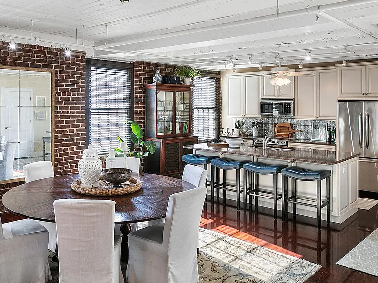 535 Locust St #303 — Photo 7