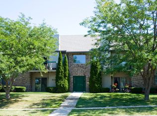 811 Cheshire Ct APT 4, Freeport, IL 61032
