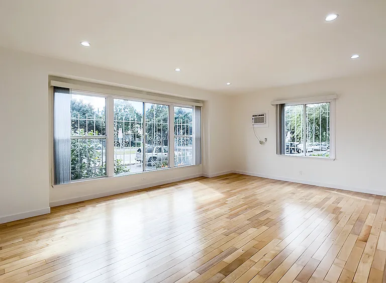 5701 San Vicente Blvd #1 — Photo 1