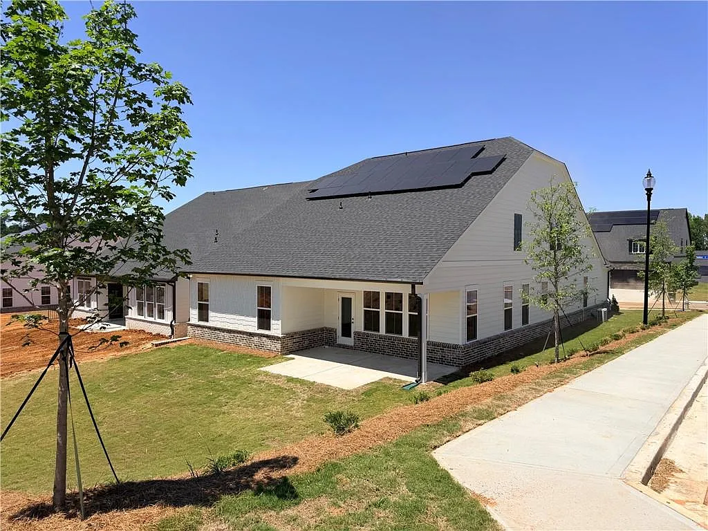 4 bed, 3.5 bath, 2890 sqft, $4,400 — Photo 2