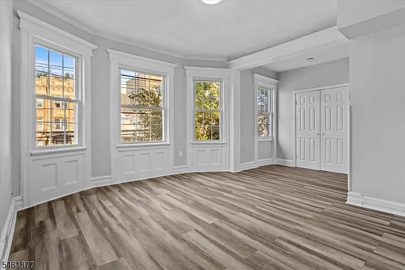 3 bed, 1.0 bath, $2,300 — Photo 3