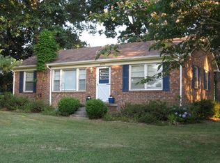 2119 Tippy Rd, Greensboro, NC 27406