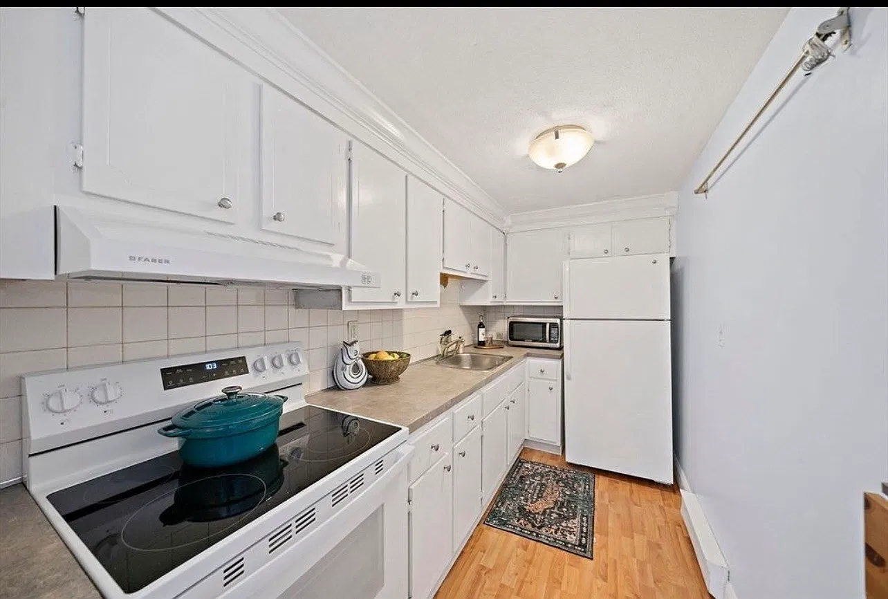 1 bed, 1.0 bath, 658 sqft, $2,100 — Photo 2