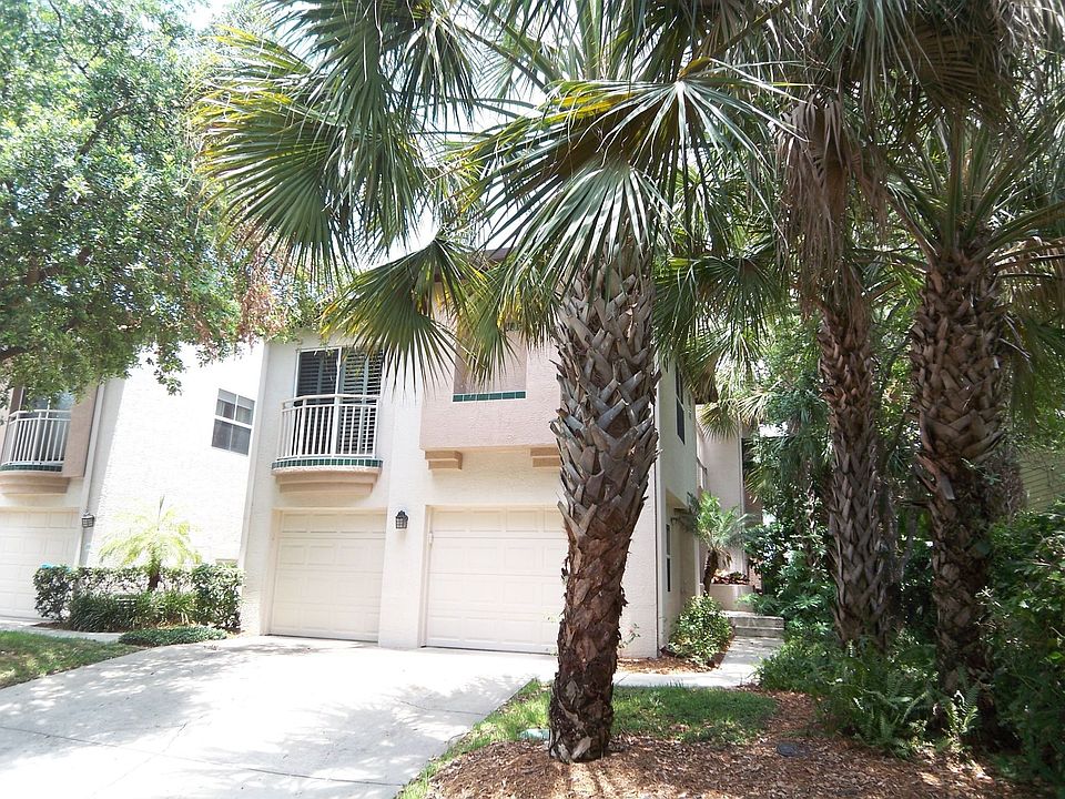 www.castles2condos.com