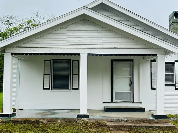 3327 Procter St, Port Arthur, TX 77642