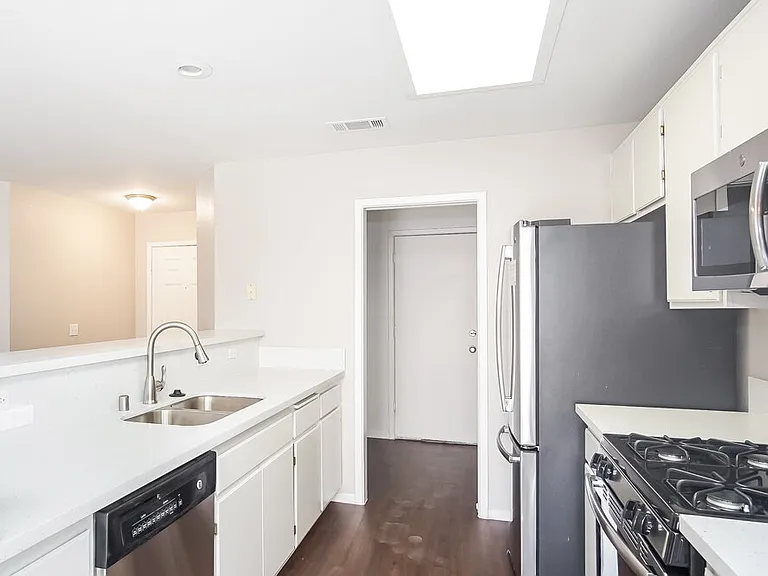 5323 Sable Ct — Photo 5