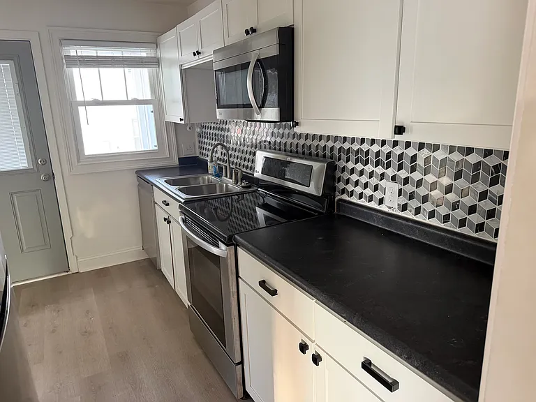 609 Center St — Photo 5