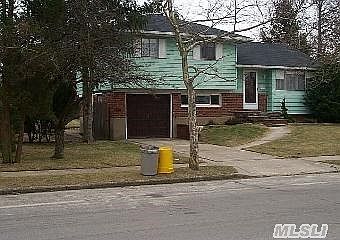 1st image of 8 Pauline Dr