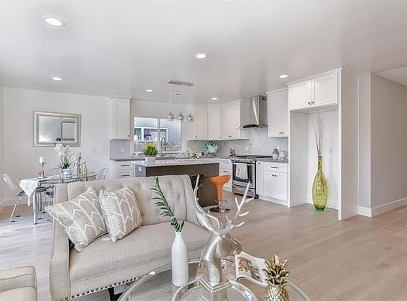 3rd image of 782 Georgia Ave