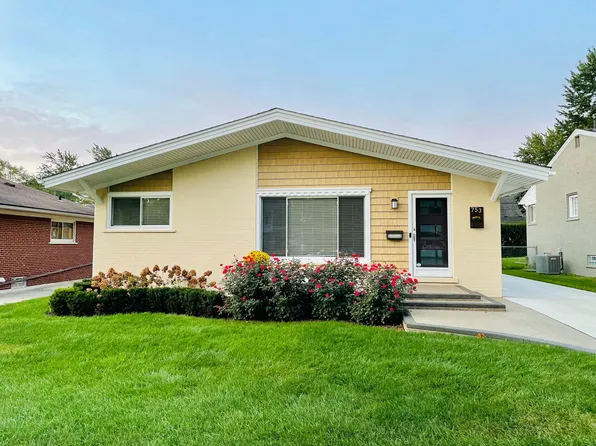 753 W Baker Ave, Clawson, MI 48017
