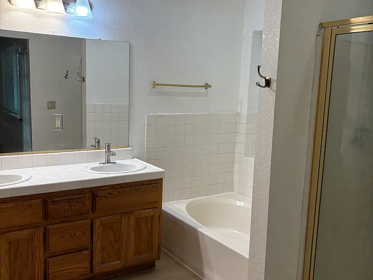 943 Dondra Way — Photo 6