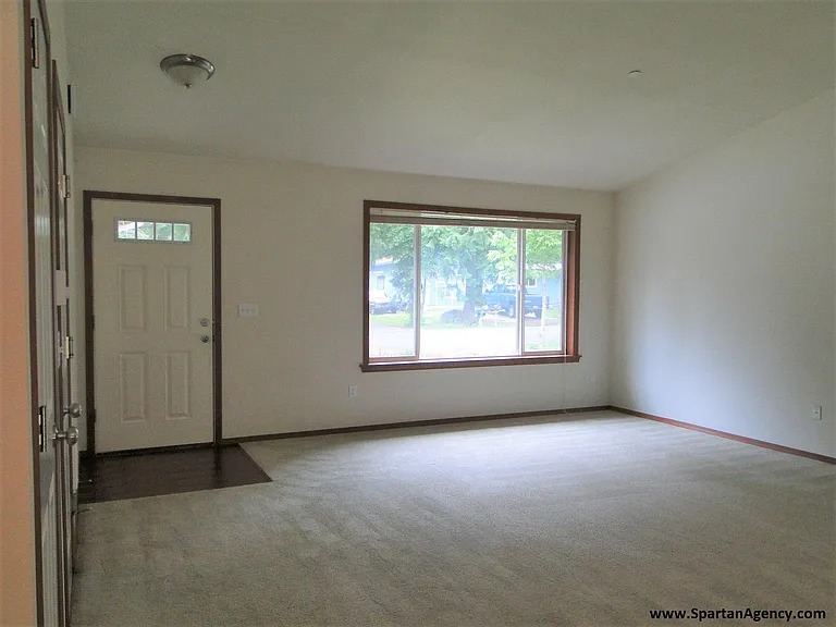 9409 202nd Ave E — Photo 2