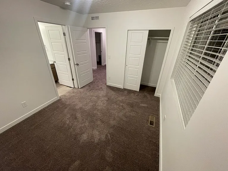 266 S Meadowbrook Ct — Photo 11