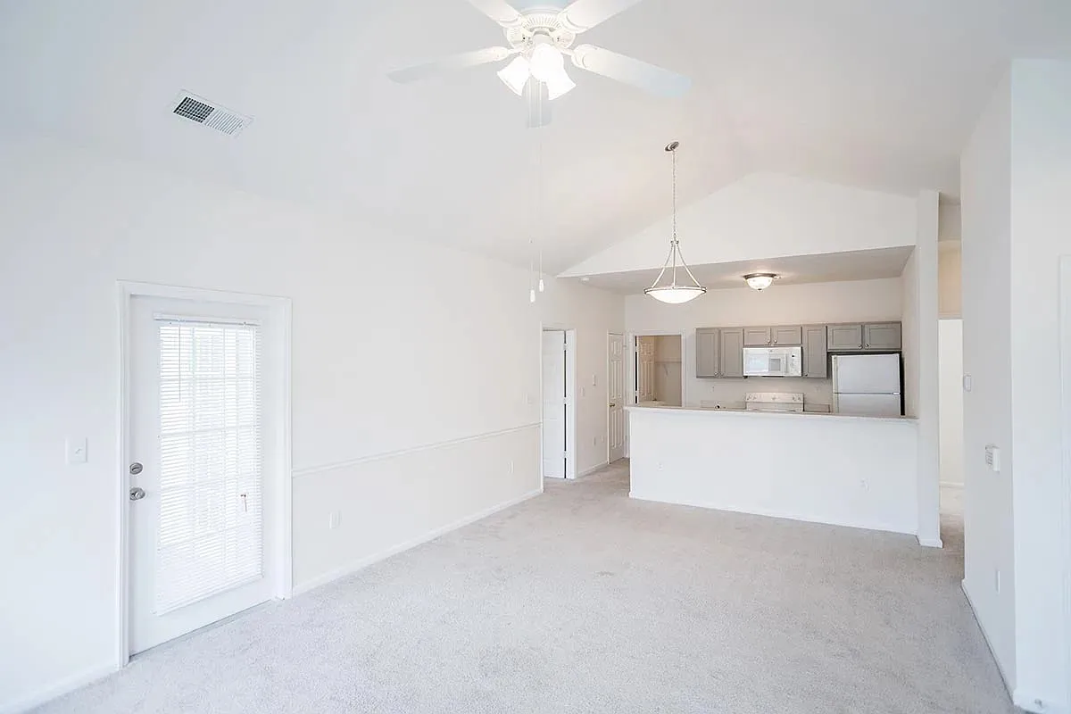2 bed, 1123 sqft, $1,420 — Photo 1