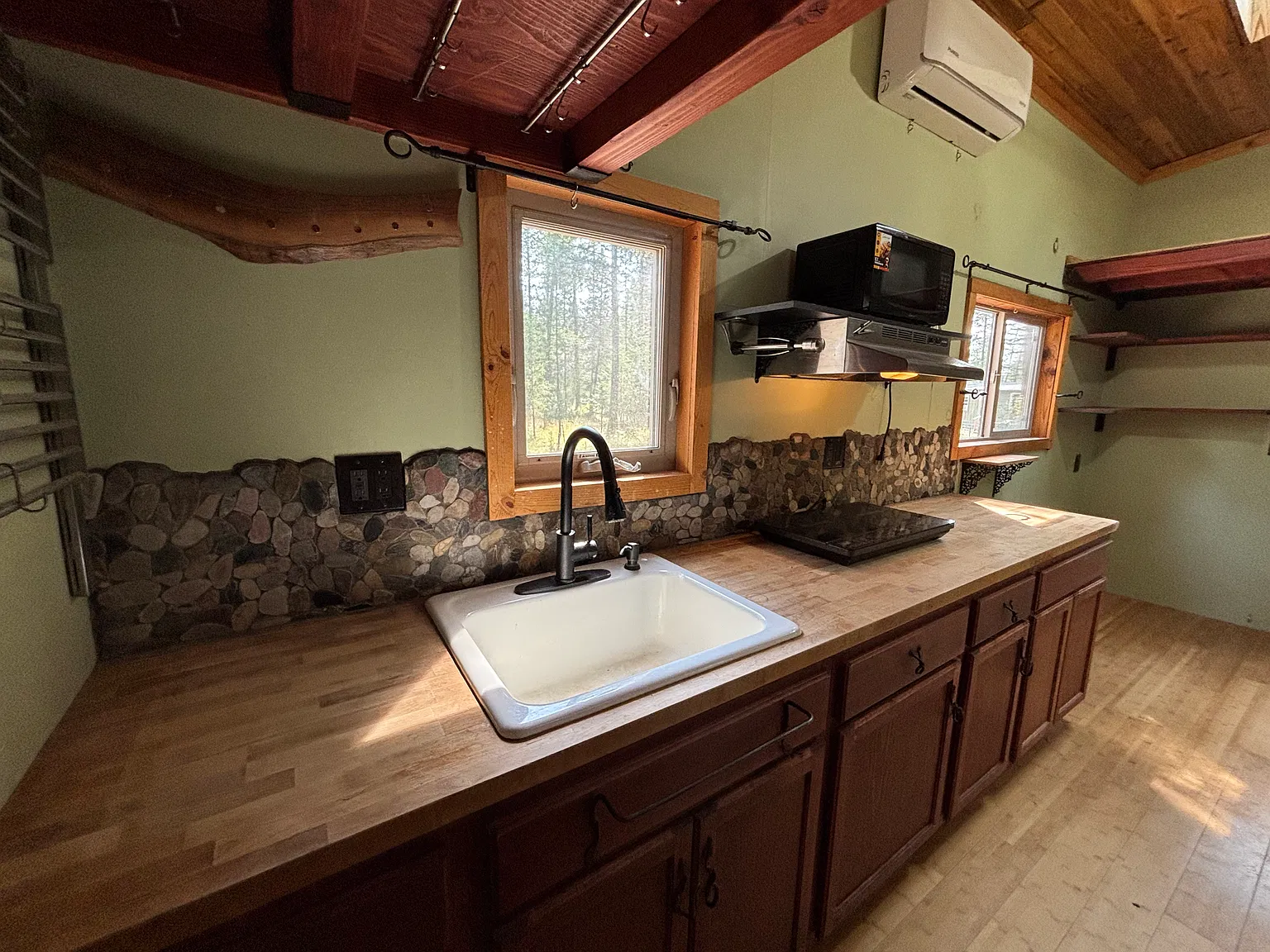952 Tamarack Ln — Photo 3