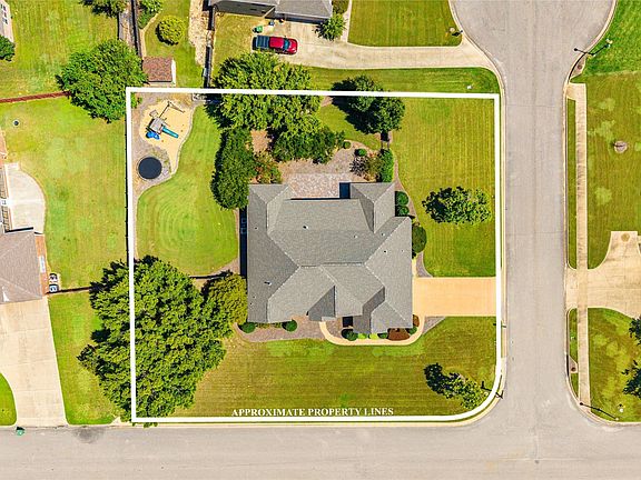 3rd image of 8497 Rockbridge Cir