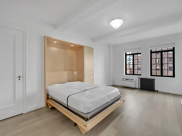 25 Tudor City Place image 4 of 23