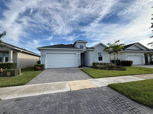 1217 SE Crosswood Way, Port Saint Lucie, FL 34984