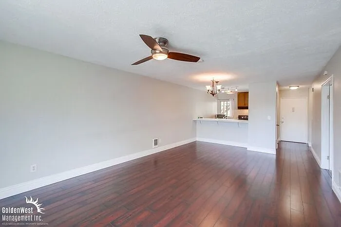 2 bed, 1.0 bath, 863 sqft, $2,595 — Photo 2
