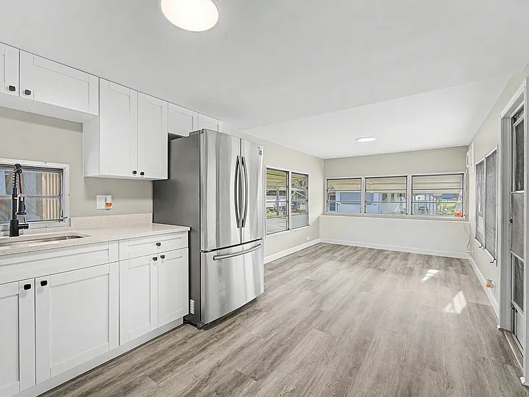 5053 Dunedin St — Photo 10