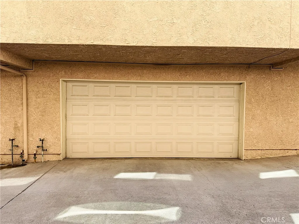3 bed, 2.5 bath, 1514 sqft, $3,390 — Photo 3