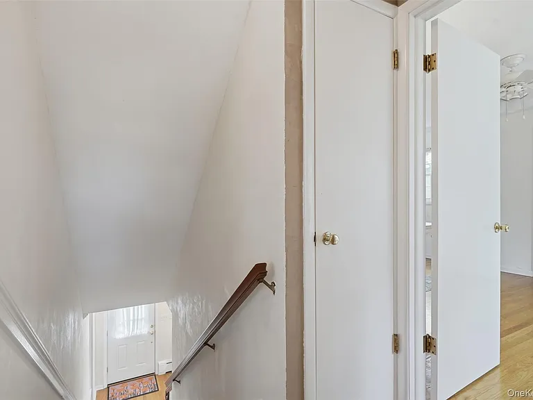 7 Lookout Ave — Photo 22