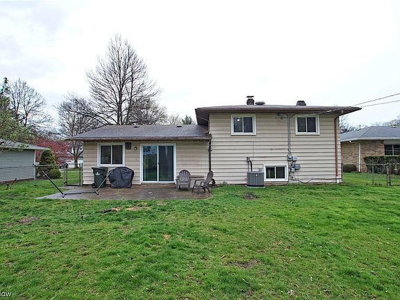3rd image of 28135 Wisteria Dr