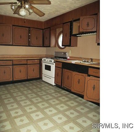 3rd image of 1642 Edison Ave