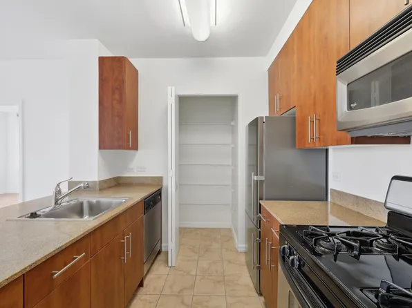 888 Main Street image 4 of 14