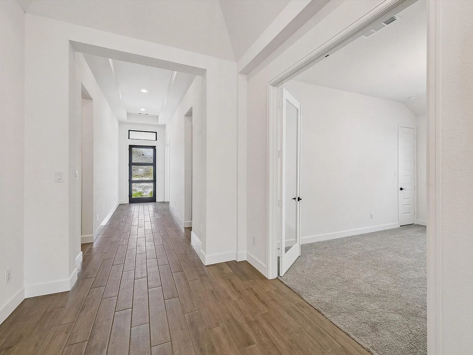 4 bed, 3.5 bath, 2949 sqft, $3,500 — Photo 3