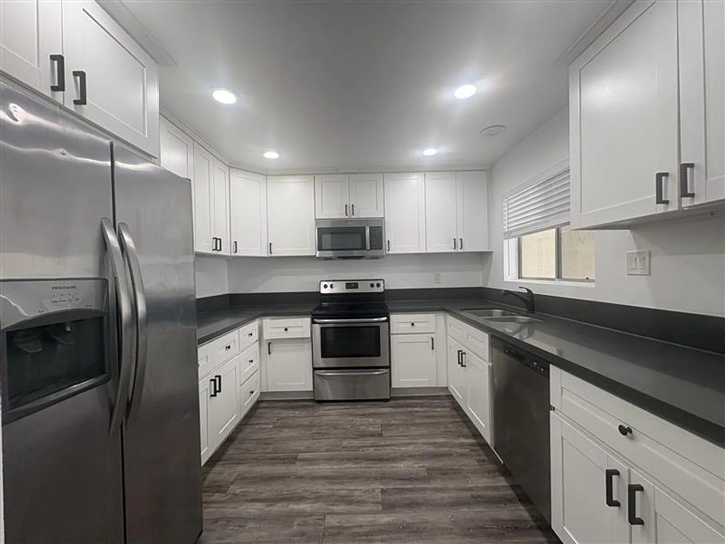 1518 E 3rd St. in Long Beach — Photo 3