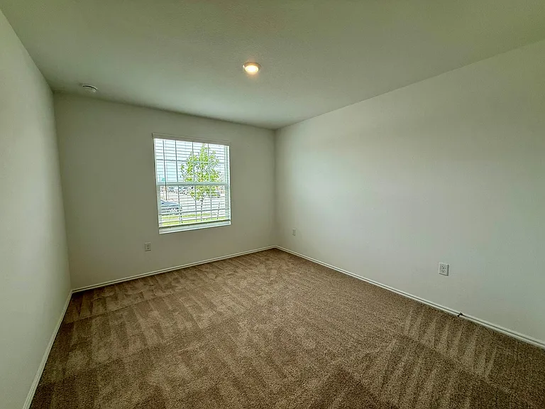 106 Camargue Dr — Photo 10