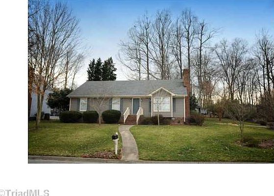 2nd image of 2923 Sussex Dr