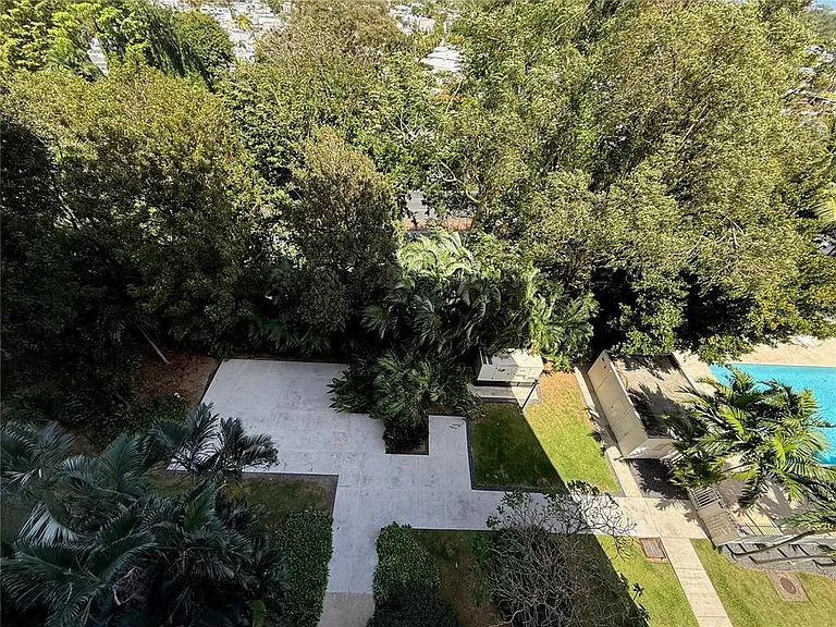 40 Calle 10 #7F — Photo 4