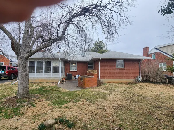 3604 Graham Rd, Saint Matthews, KY 40207