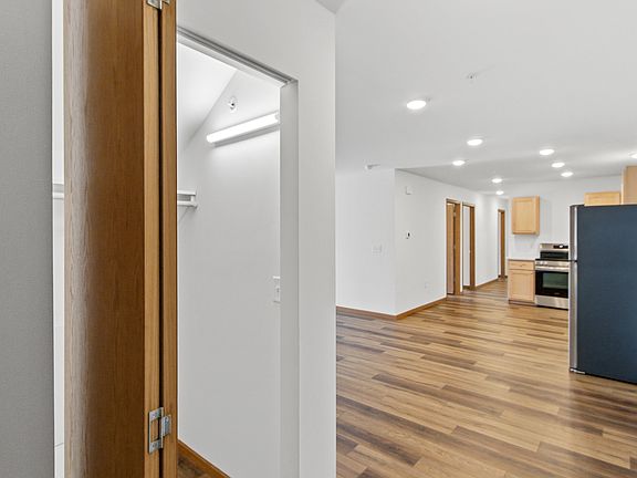 3rd image of 1502 Greenfield St #903