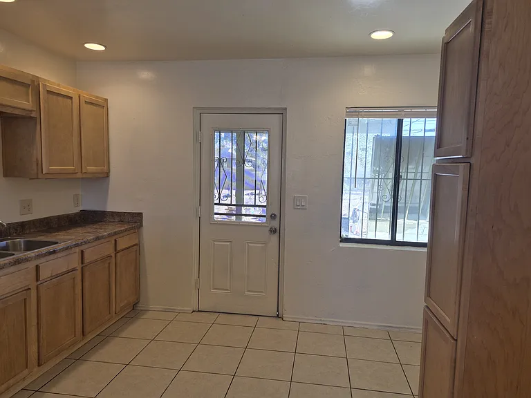 2810 E Norton Vis — Photo 9