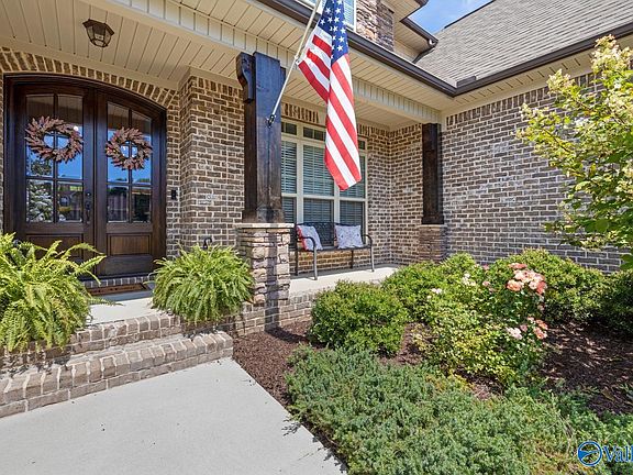 3rd image of 168 Rainbow Glen Cir