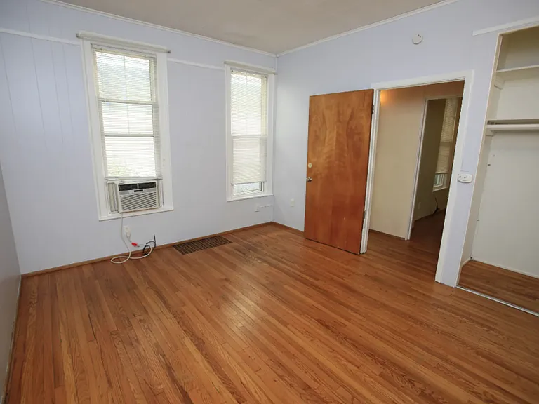 526 S Division St #526-1 — Photo 2