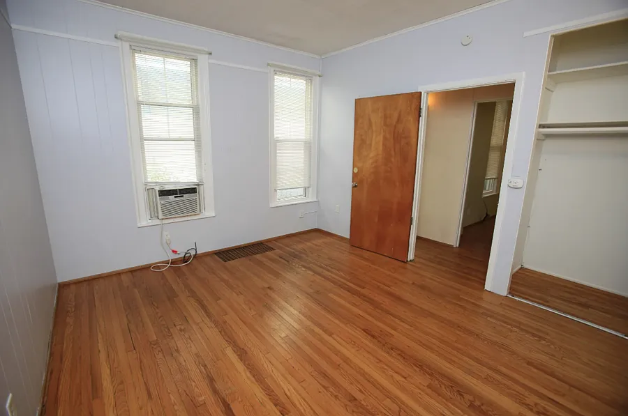 Building Photo - 526 S Division St #526-1