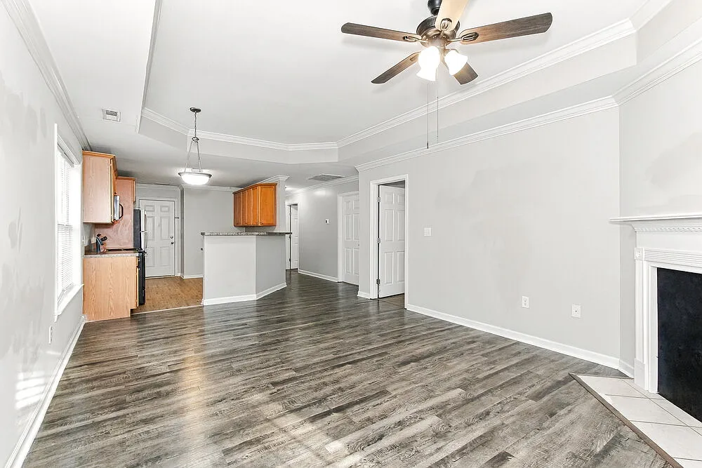 3 bed, 2.0 bath, 1214 sqft, $1,680 — Photo 4