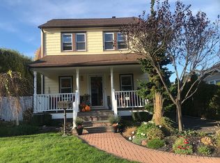 94 Grand Ave, Merrick, NY 11566