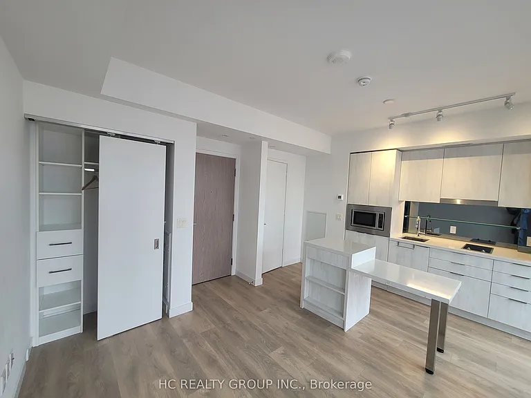 215 Queen St W #1712 — Photo 4