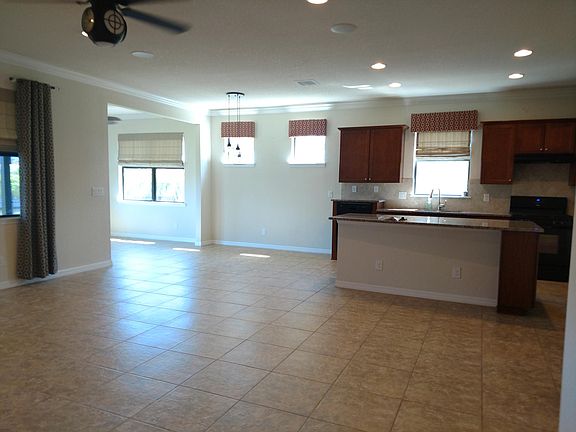 3rd image of 238 SE Courances Dr