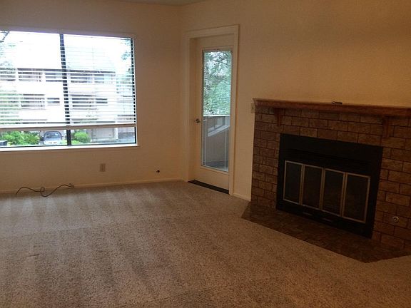 5th image of 142 Pacific Ave