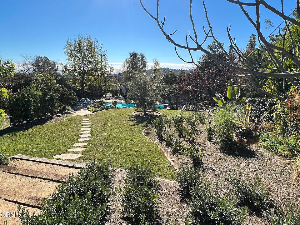 2nd image of 826 Green Ln