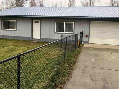 2726 Perimeter Dr, North Pole, AK, 99705